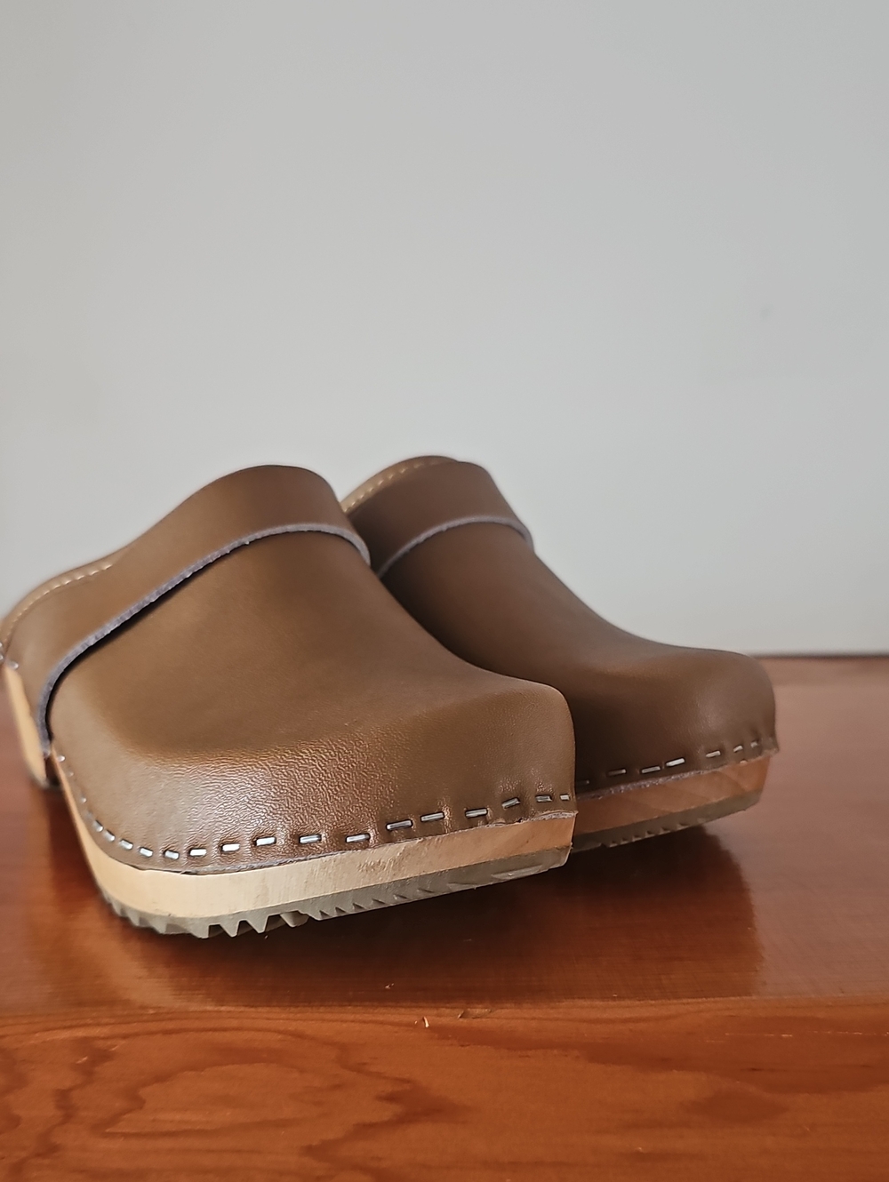 Classic Brown Bjork Leather Women's Clogs